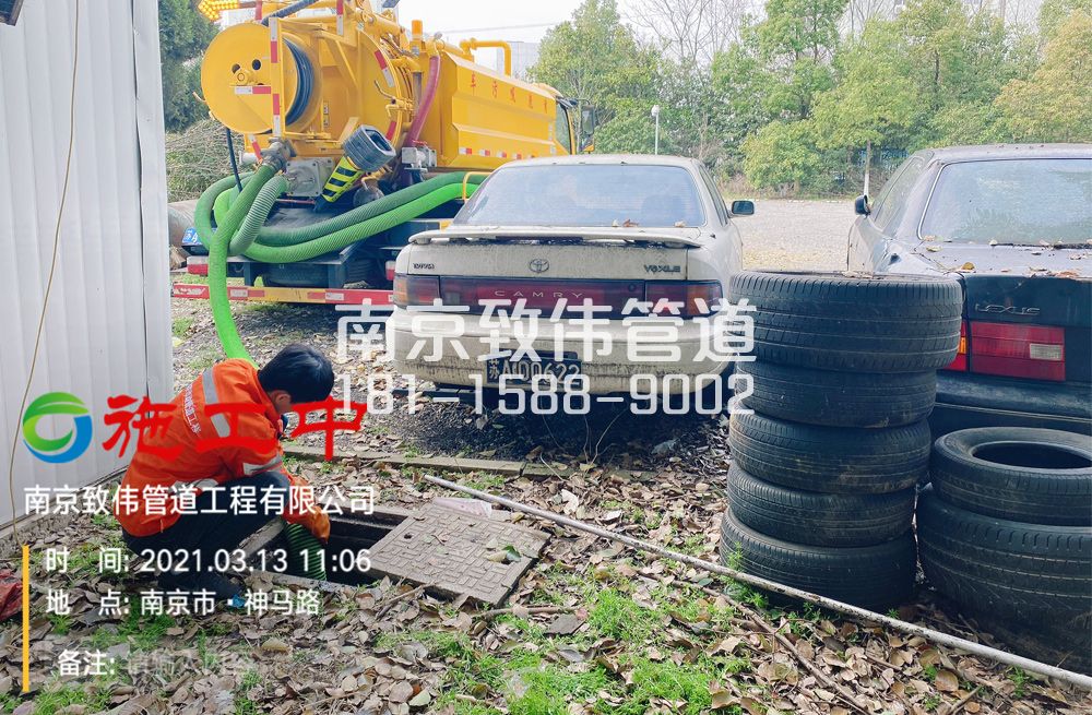 321小区工厂清掏化粪池